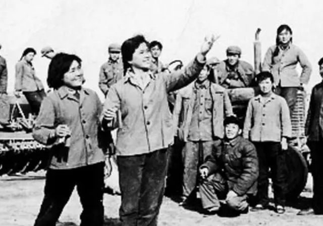 1976年，知青返乡潮，她留在北大荒嫁给了哑巴，母亲：就你不回来