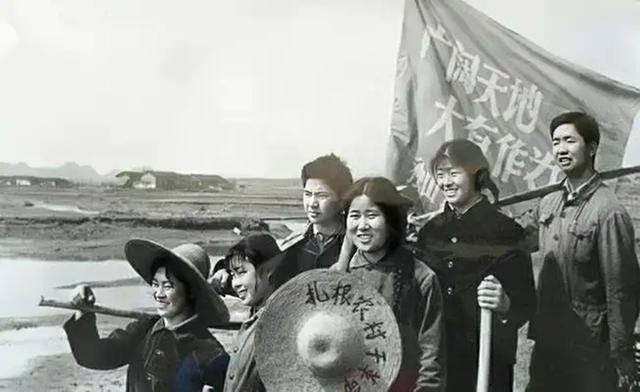 1976年，知青返乡潮，她留在北大荒嫁给了哑巴，母亲：就你不回来