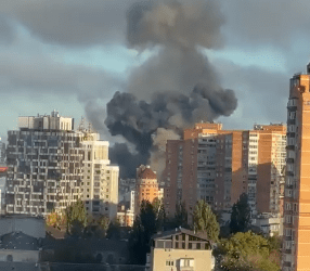 基辅市中心发生爆炸，俄罗斯报复开始，梅德韦杰夫发出警告